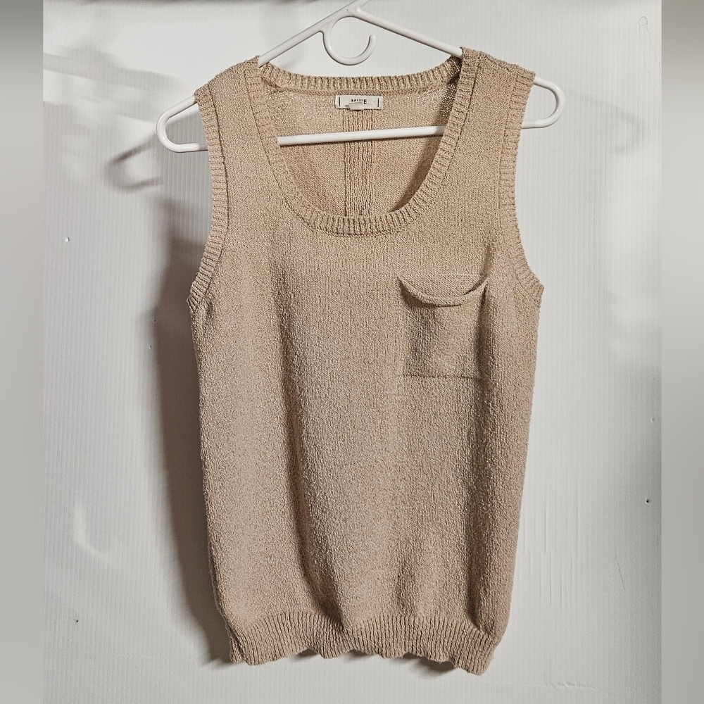 Mine Back Button Cream Top ,M